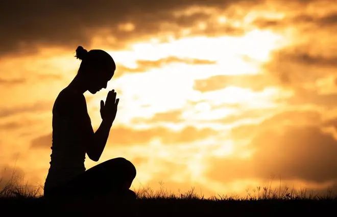 为何遇到问题时,把“他非即我非,同体名大悲”抛到脑后呢?