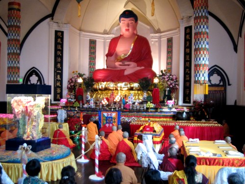 是佛陀为华藏寺开光沐浴,这仅仅是看见佛光吗?-图片1